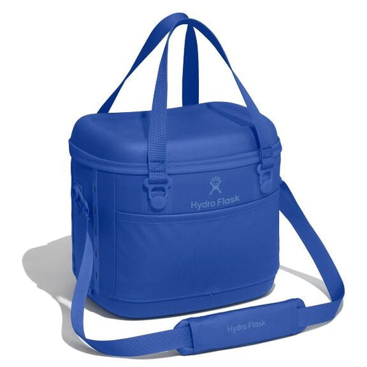 carryouttm-soft-cooler-15-l-l8 12pco382_carryout_cooler_15l_capri_blue_angled_1.jpg