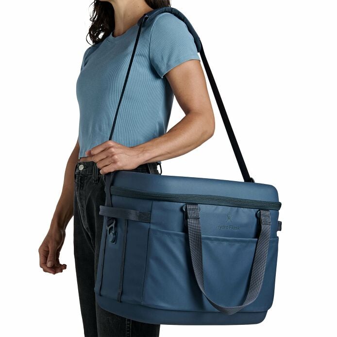 carryouttm-soft-cooler-30-l-l7 250815_hydro_s26_hb_14546_5.jpg