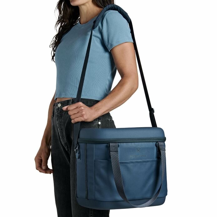 carryouttm-soft-cooler-15-l-l8 250815_hydro_s26_hb_14556_6.jpg
