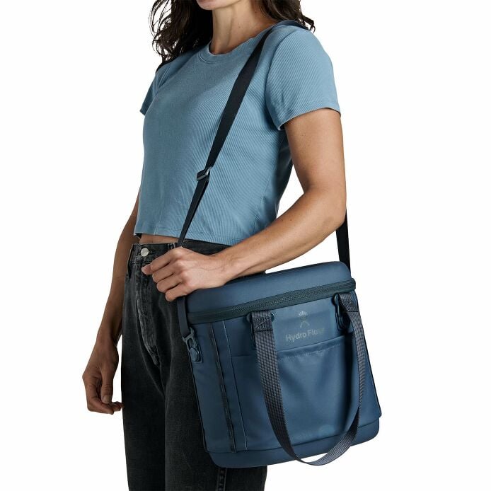 carryouttm-soft-cooler-10-l-t8 250815_hydro_s26_hb_14560_1_4.jpg