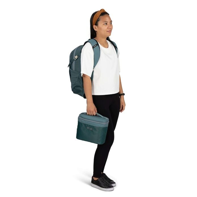osprey-axis-x-hydro-flask-campus-essentials-bundle-b6 axisxhydroflask_s26_onbody1_cascadeblue_10007249_2.jpg