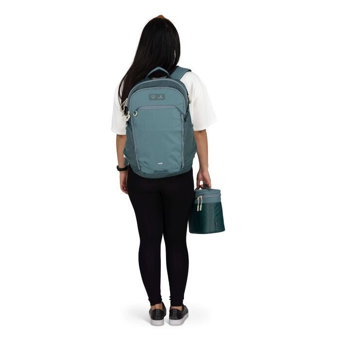 osprey-axis-x-hydro-flask-campus-essentials-bundle-b6 axisxhydroflask_s26_onbody3_cascadeblue_10007249_2.jpg