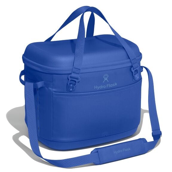 carryouttm-soft-cooler-30-l-l7 cpco382_carryout_cooler_30l_capri_blue_angled_1.jpg