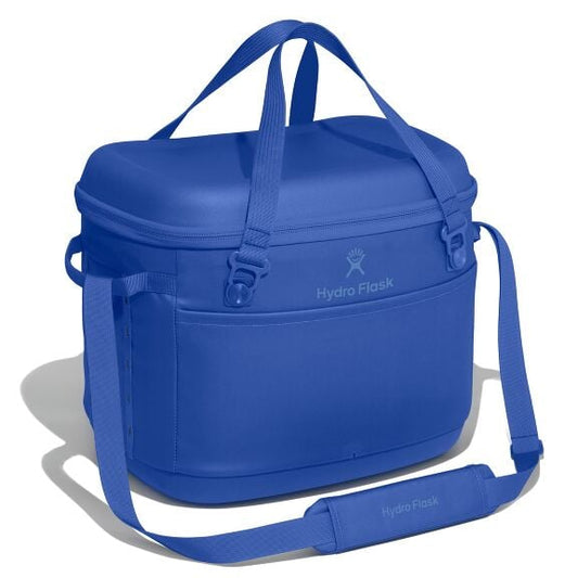 carryouttm-soft-cooler-30-l-l7 cpco382_carryout_cooler_30l_capri_blue_angled_1.jpg