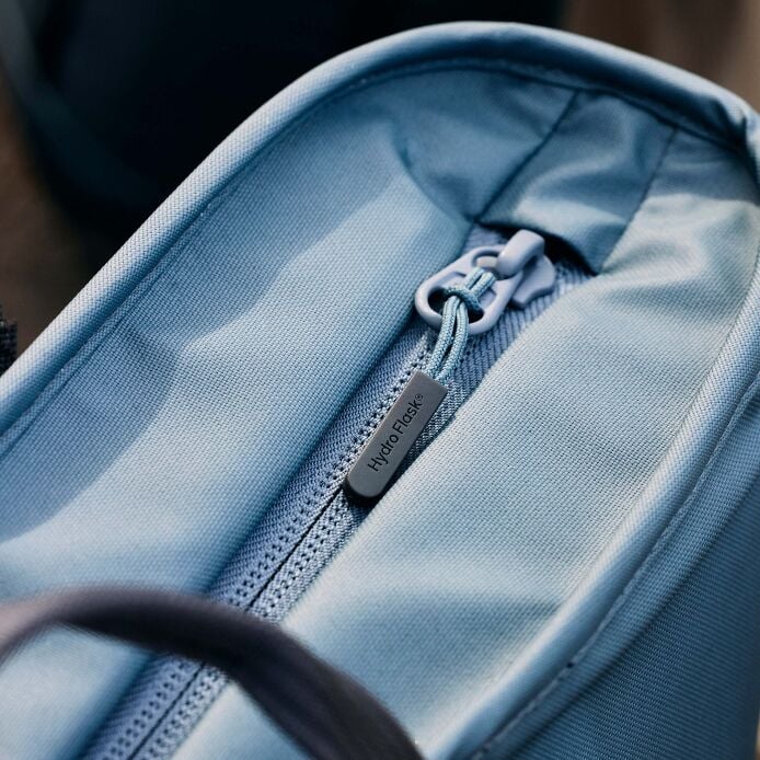 carryouttm-soft-cooler-tote-20-l-c7 hf_carryout_bouwer_d1_l1_torrey_pines_still_life_0112_9.jpg