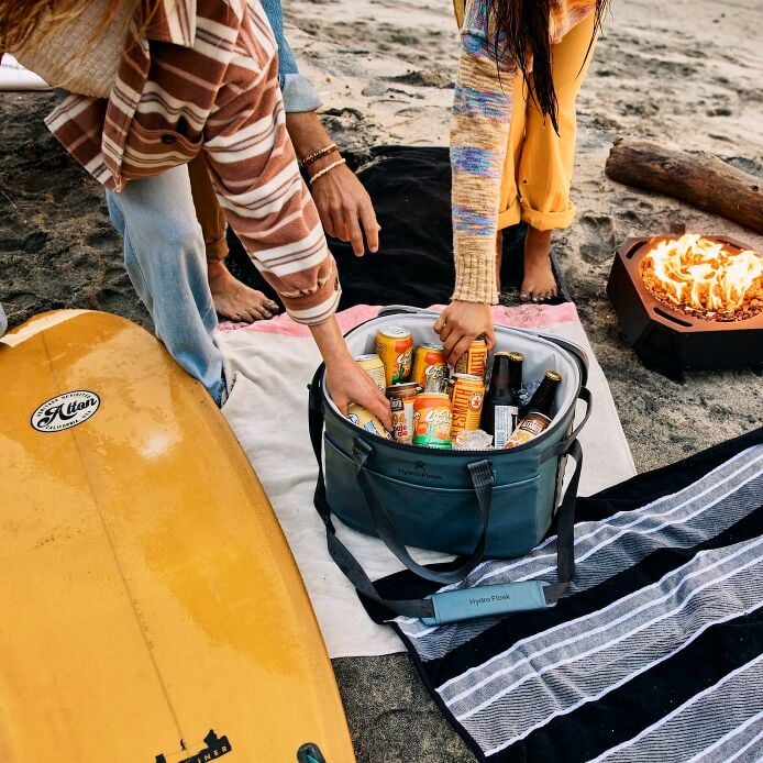 carryouttm-soft-cooler-30-l-l7 hf_carryout_bouwer_d1_l2_stone_steps_6289_2.jpg