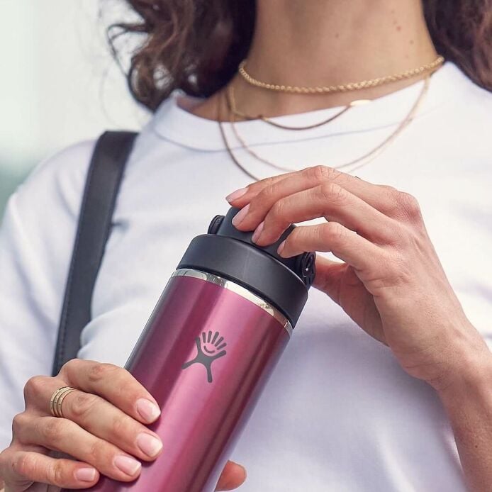 24-oz-lightweight-chug-cap-bottle-g4 hf_s26_lightweight_mcinnis_5123_1_1.jpg