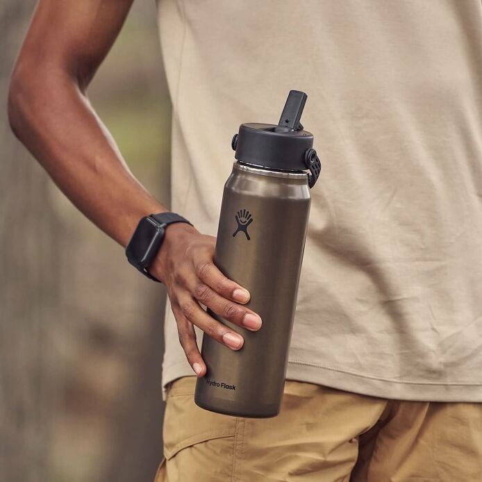 32-oz-lightweight-flex-straw-bottle-r4 hf_s26_lightweight_mcinnis_6345_2_3.jpg